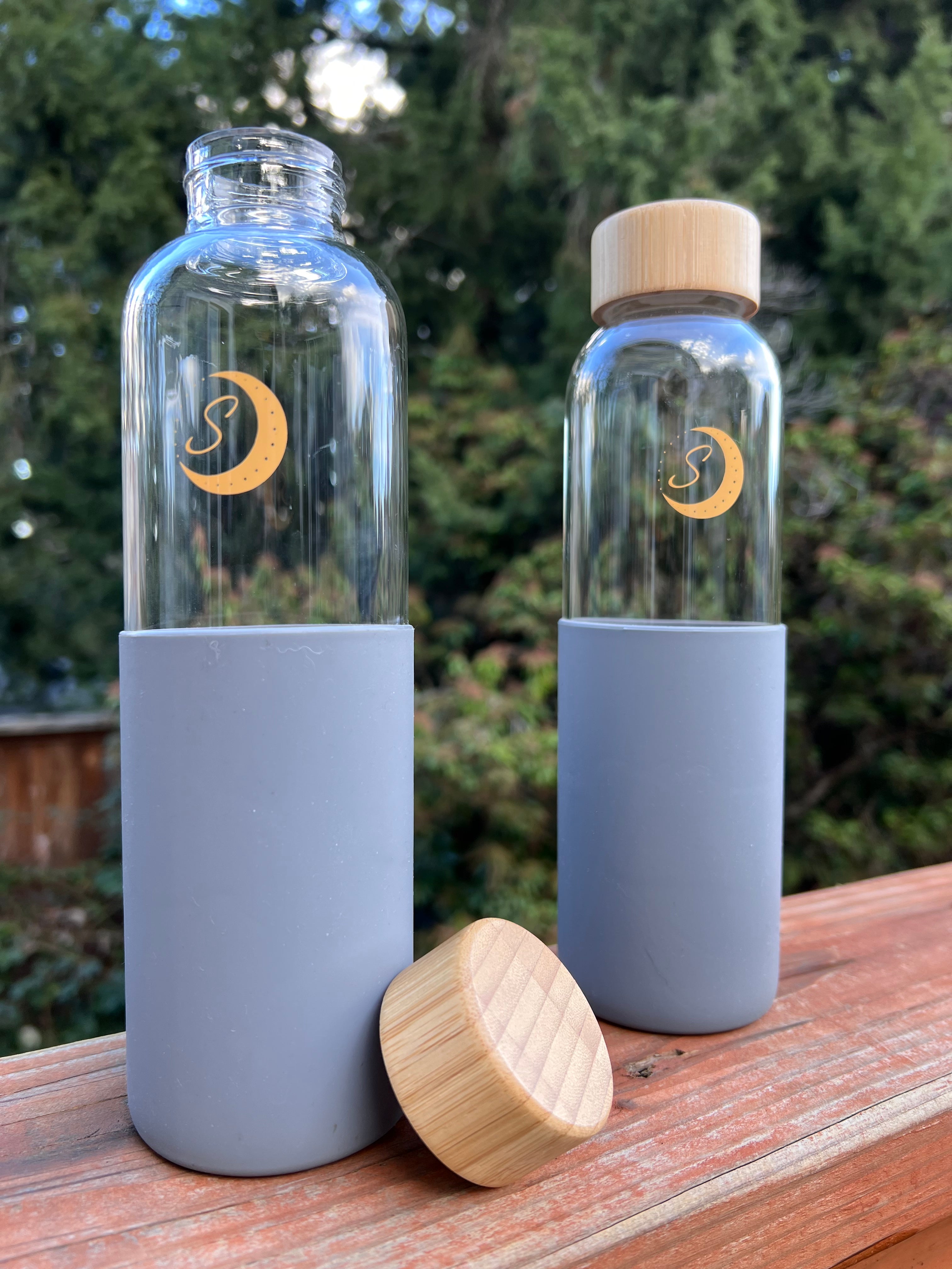 18 oz. Glass Water Bottle – Sinew Moon