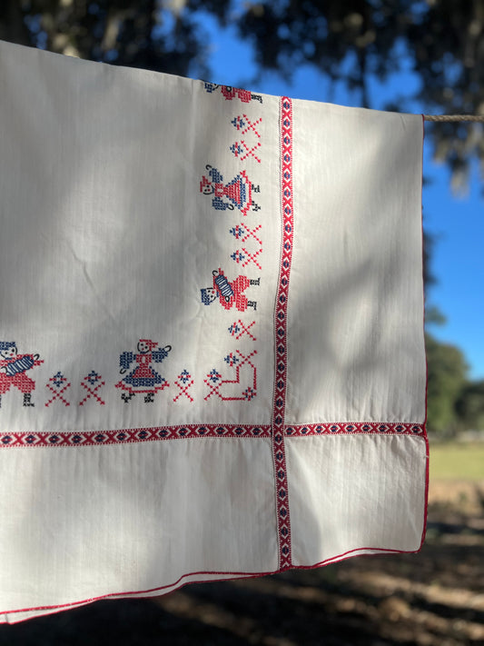 ✧ 1960’s Embroidered Austrian Tablecloth ✧ Natural Fibers